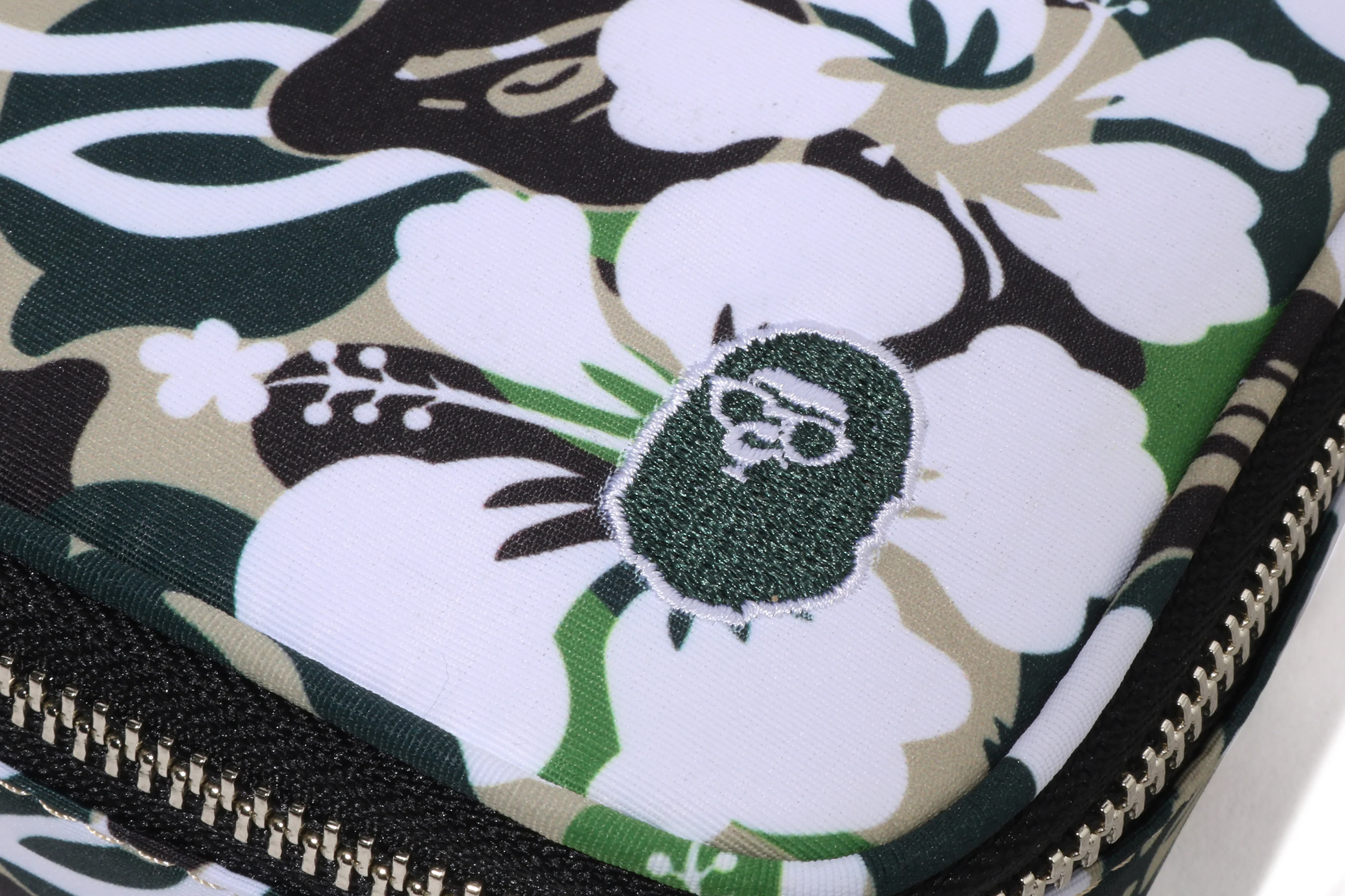 ABC RESORT CAMO AMENITY POUCH - Image 4