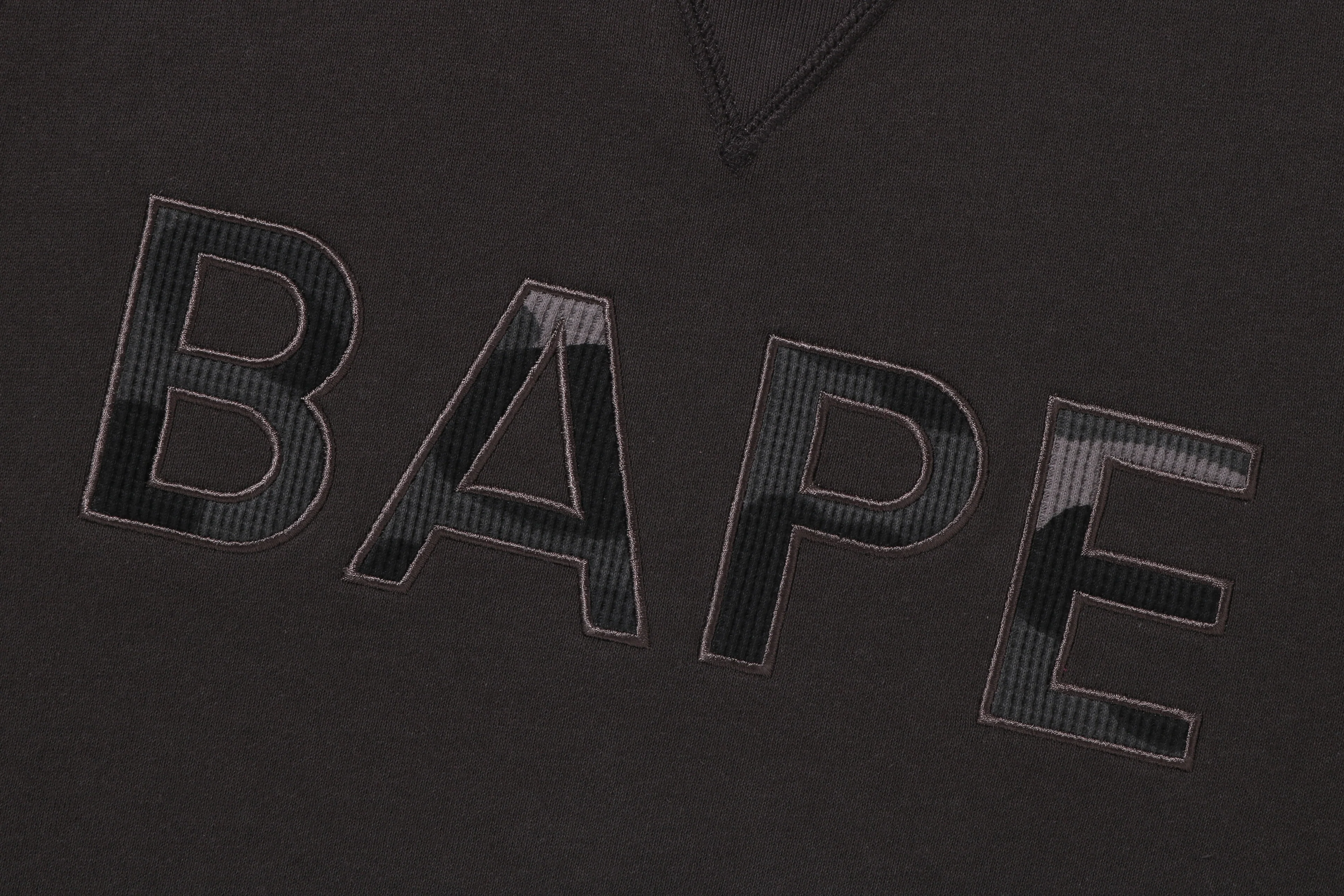 BAPE PATCH RELAXED FIT CREWNECK MENS - Image 5