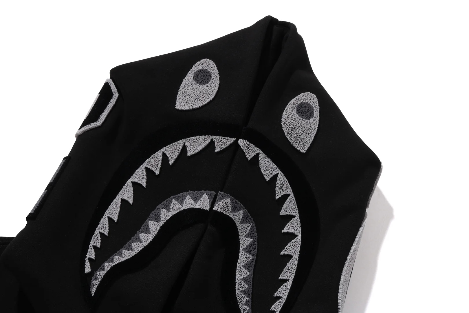 SHARK LOGO RELAXED FIT PULLOVER HOODIE MENS - Image 4