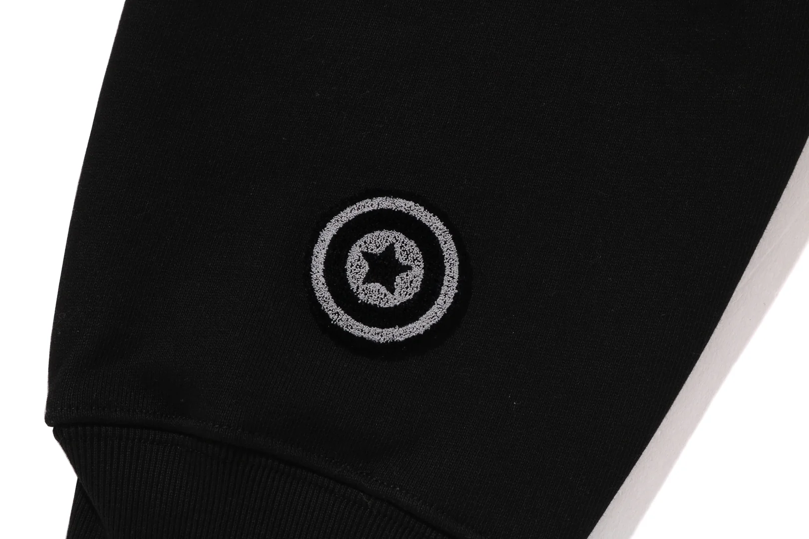 SHARK LOGO RELAXED FIT PULLOVER HOODIE MENS - Image 6