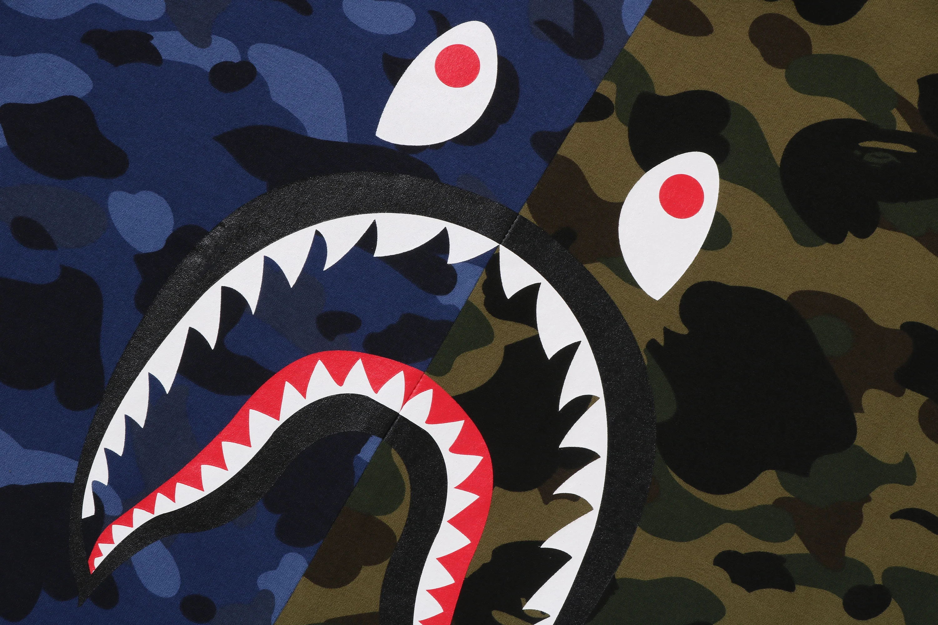 SPLIT CAMO SHARK TEE - Image 4