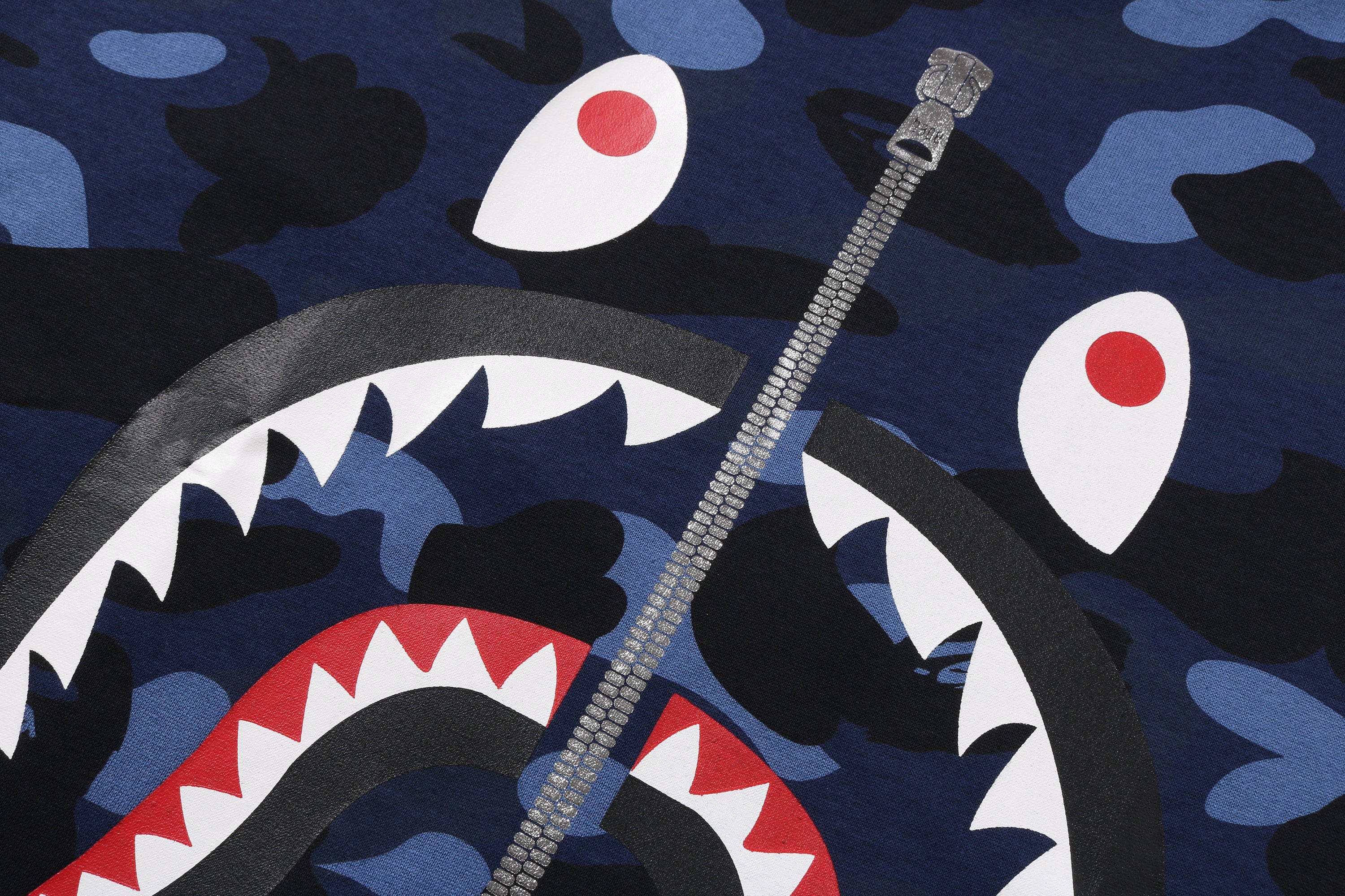 COLOR CAMO SHARK TEE - Image 3