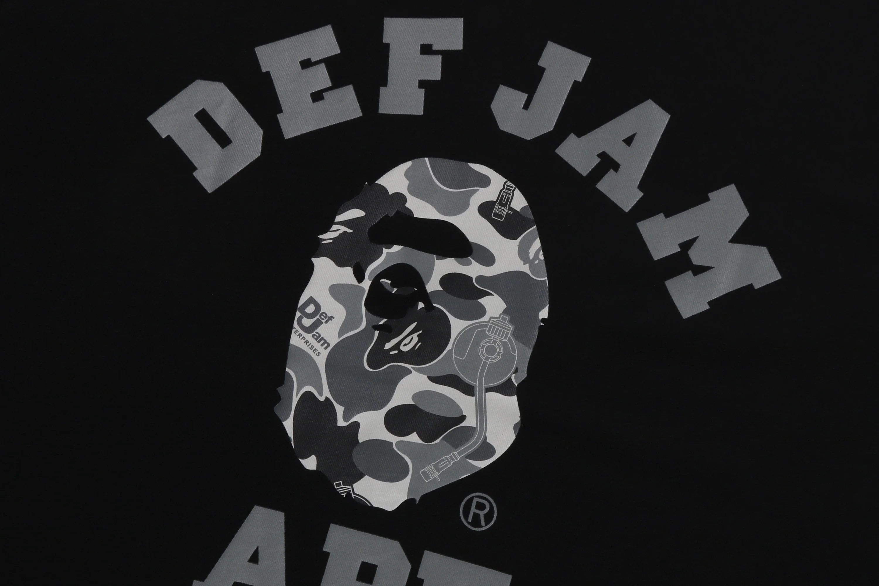 BAPE X DEF JAM CAMO COLLEGE RELAXED FIT TEE - Image 11